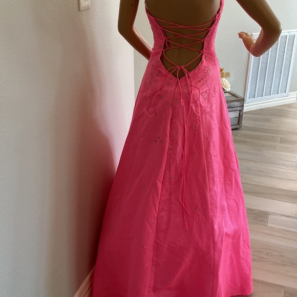 Pink dress - Picture 3 of 5